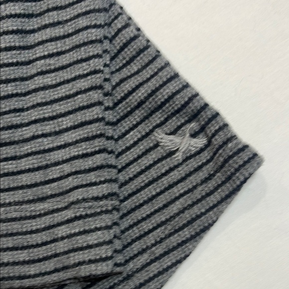 Eddie Bauer Graphic Fitted Gray Thermal - Picture 4 of 10